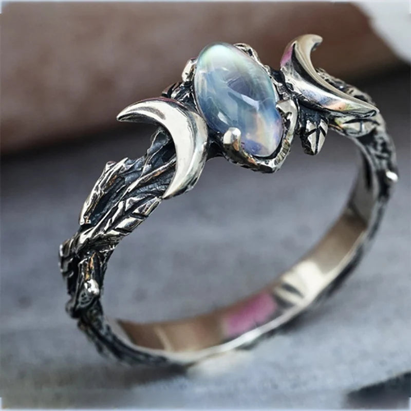 New Retro Ethnic Style Moonstone Ring